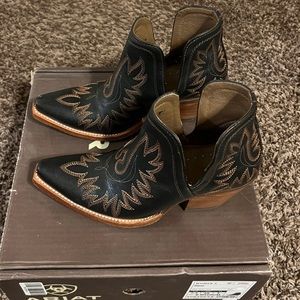 Ariat Dixon boots